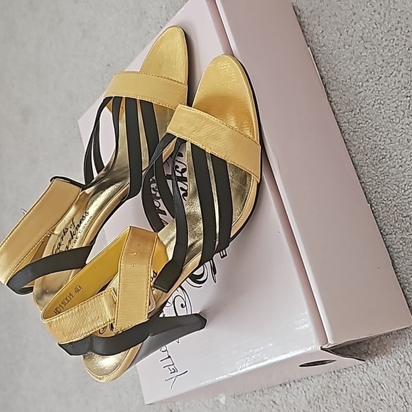 BRAND NEW, NEVER WORN, YELLOW/BLACK FABRIC SANDALS - Picture 2 of 5